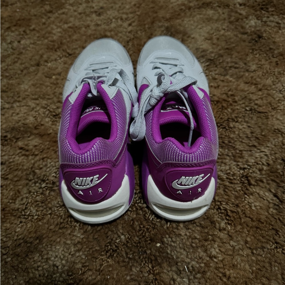 nike shoes for youth - Picture 3 of 4